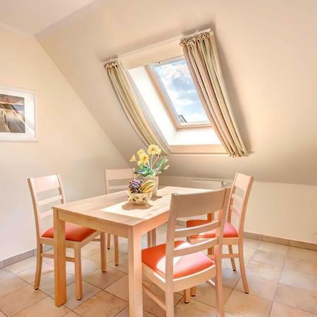 Villa Zum Ostseestern, App 2 塞巴特黑灵斯多夫 外观 照片